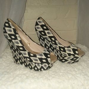 Open toe wedge